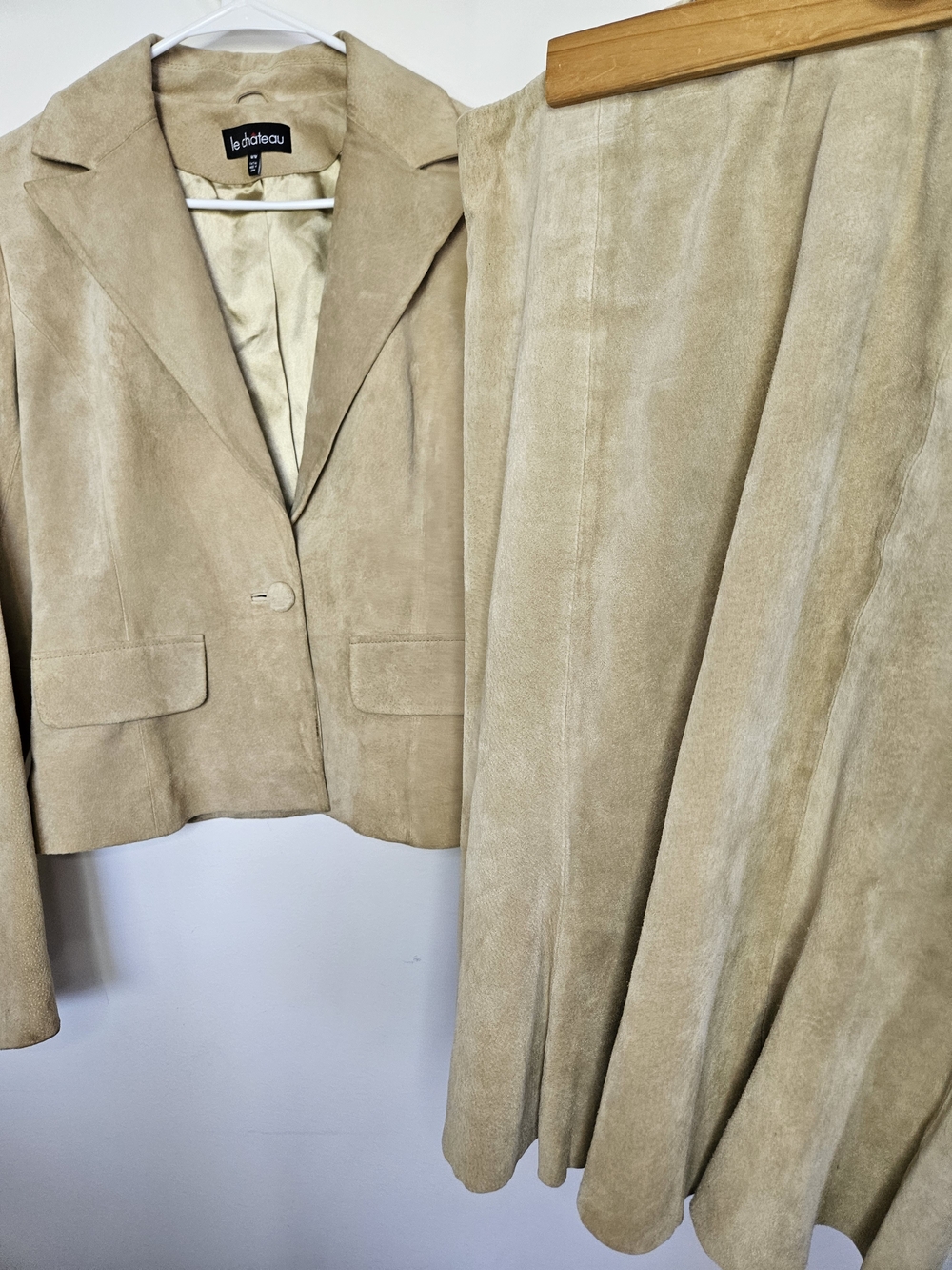Le Chateau Vintage Suede Skirt Suit Set Blazer Jacket 90s Y2K Tan Beige M 9/10